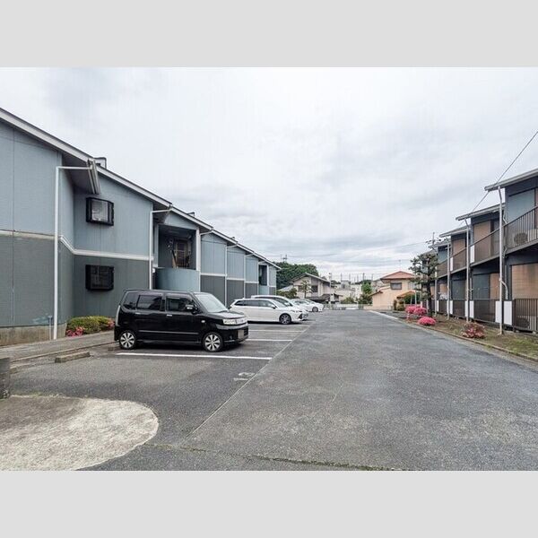 ヴューラーみつわ台　ABCD 駐車場