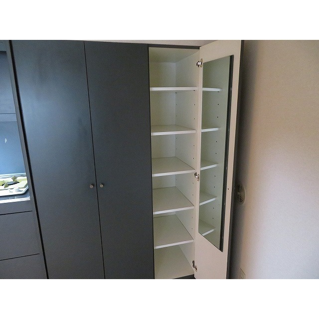 アーク板橋 キッチン横収納