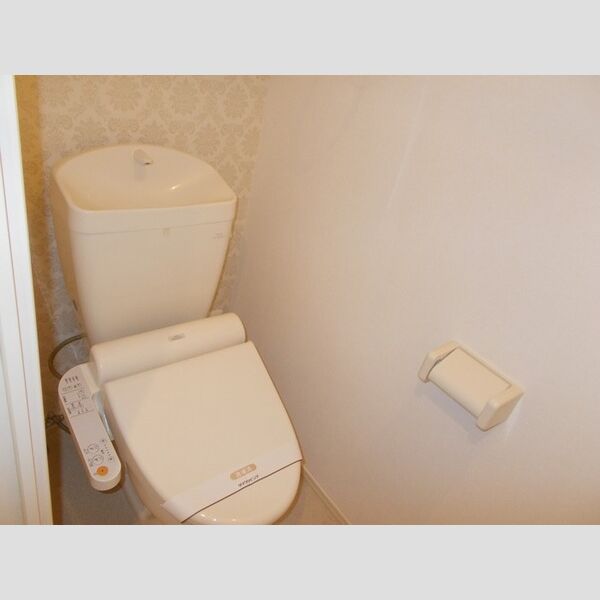 セレッソグランデ103号室 温水洗浄暖房便座付トイレ