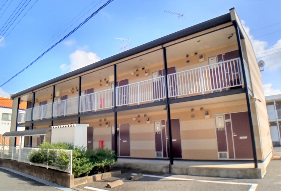 レオパレスウイングコートヤチヨの外観画像