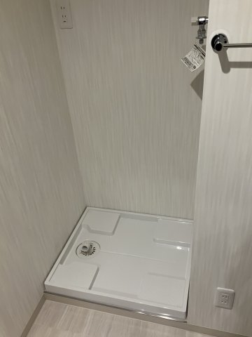 広尾アパートメント304号室 水栓位置の高めに設定しております。