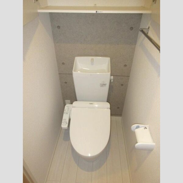 アンジュール坂下203号室 トイレ温水洗浄便座