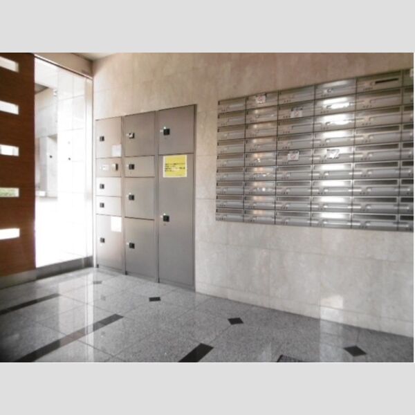 エントピアパレス803号室 郵便BOXと宅配BOX