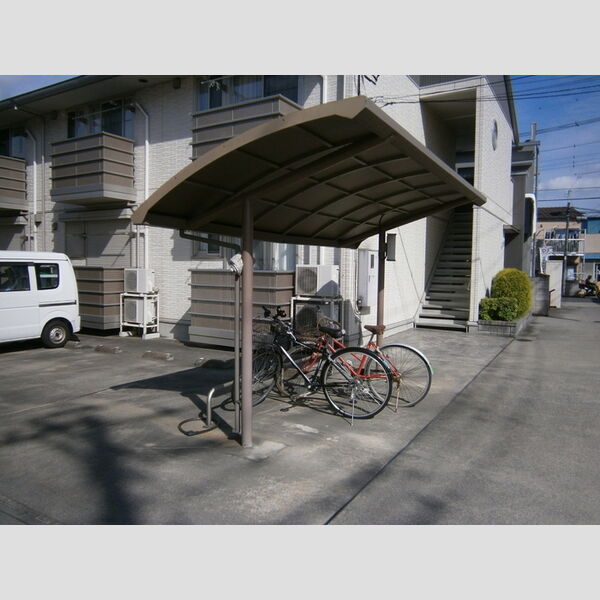 レセンテ 駐輪場