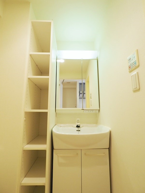 レジディア四谷三丁目2階 洗面