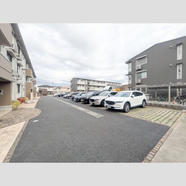 ロイジェントパークス レイクタウン Ⅱ　A108号室 駐車場