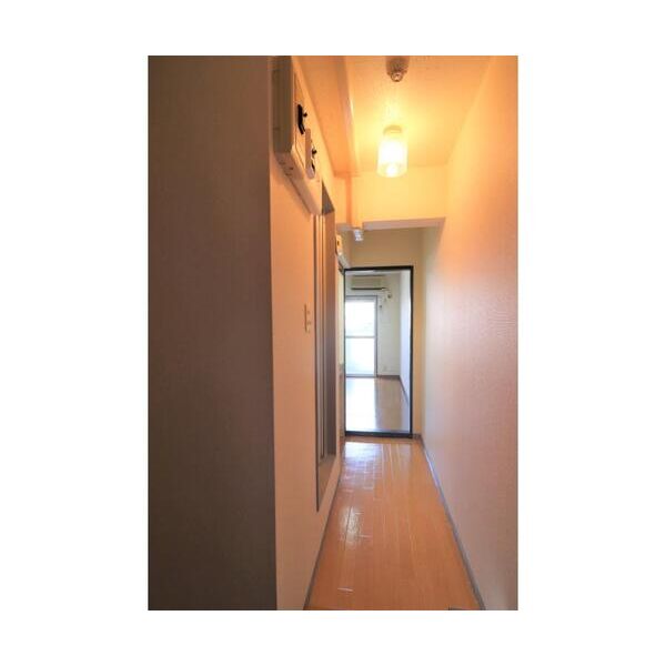 HMレジデンスB棟103号室 玄関