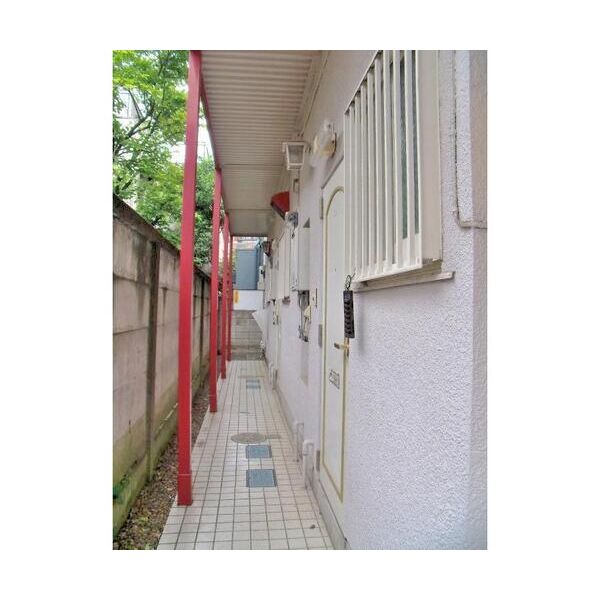 メゾンドロワール103号室 エントランス