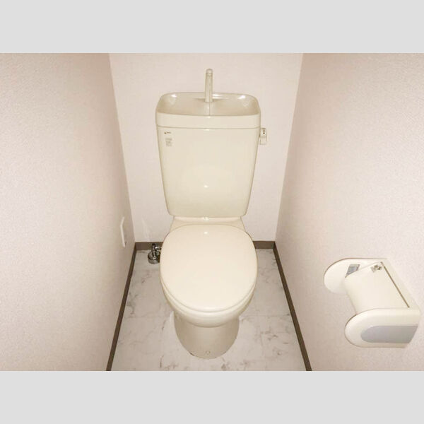 シャルマンピア103号室 トイレ