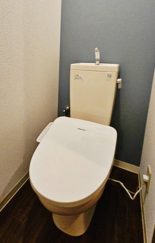 プランシュ日吉101号室 新品の温水洗浄便座付きで安心のトイレ！