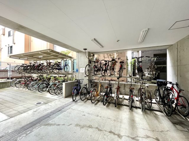 レジディア月島Ⅱ4階 駐輪場