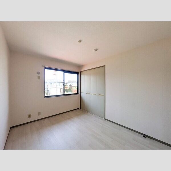 モダンタイムス　Ⅲ 洋室