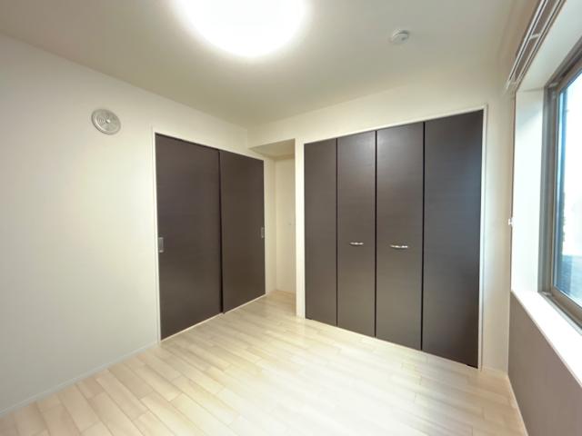 チャーム・ツートンB 洋室