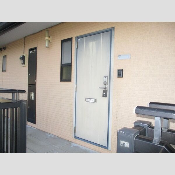 グリーンヒルズ　B棟 玄関