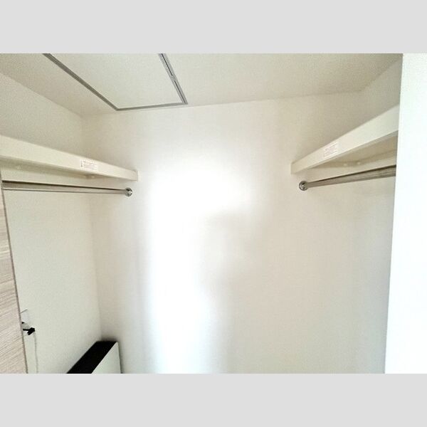 ミーツⅢ305号室 クローゼット