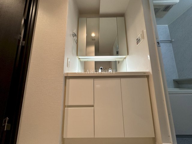 グラーサ西麻布2階 スタイリッシュな独立洗面台