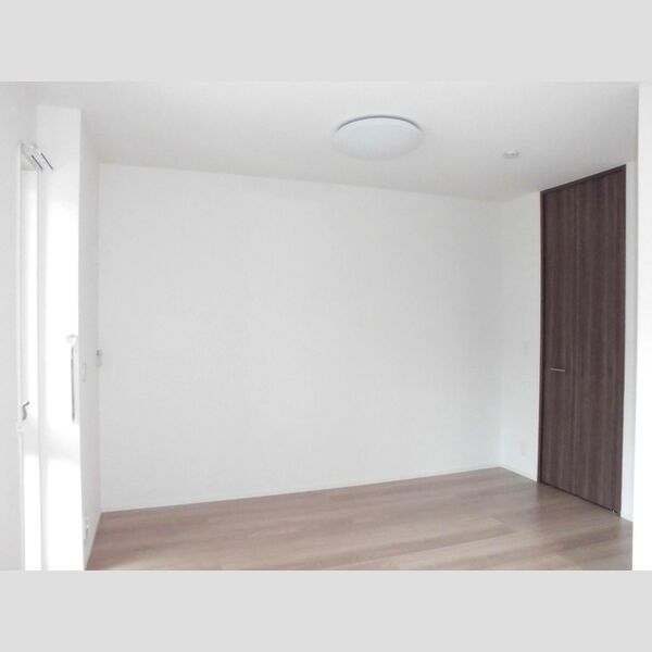 ラ・ミューズ溝沼102号室 洋室