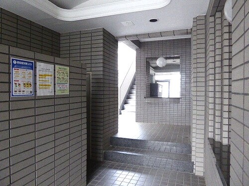 ローズガーデン３６番館2階 共有部外階段　※前回募集時2022年4月撮影