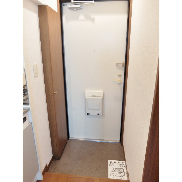 アンプルール フェール アミーⅡ102号室 玄関