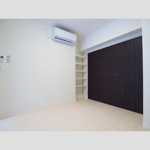 ロイジェントパークス千葉中央1413号室 洋室