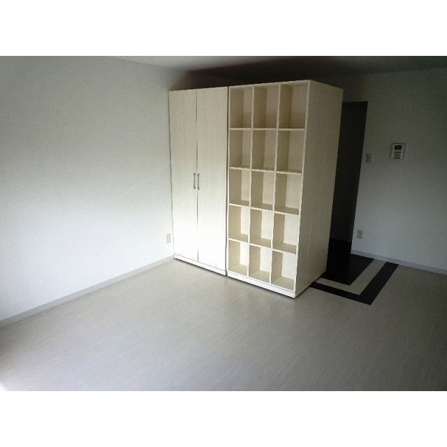 プレイズ　レイ 内観