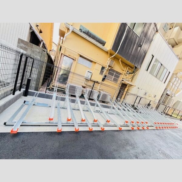 ファンディ平塚 駐輪場