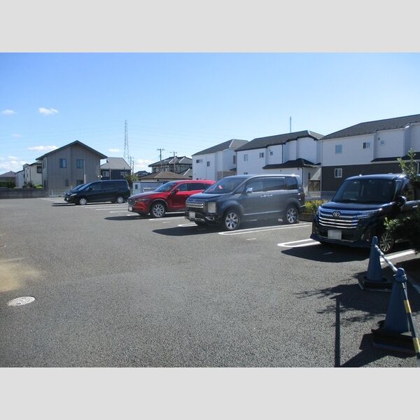 フロレスタ 駐車場