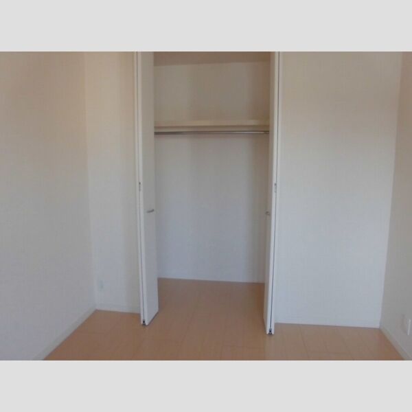 ソレアード202号室 洋室6.75帖 クローゼット