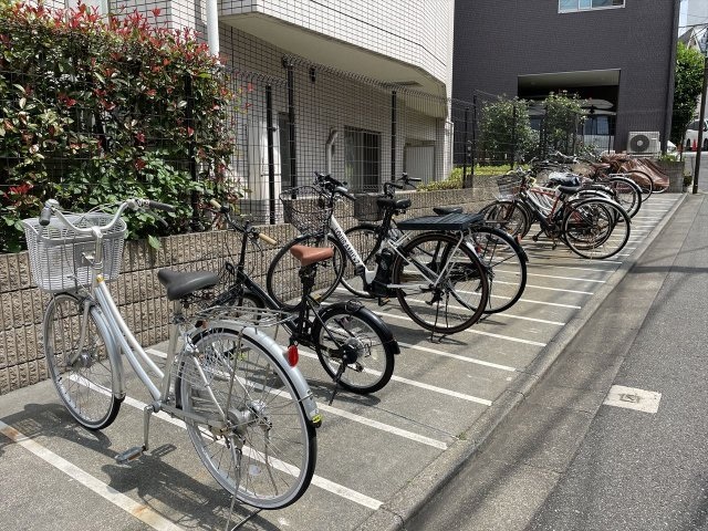 スカイコート大塚第2704号室 駐輪場