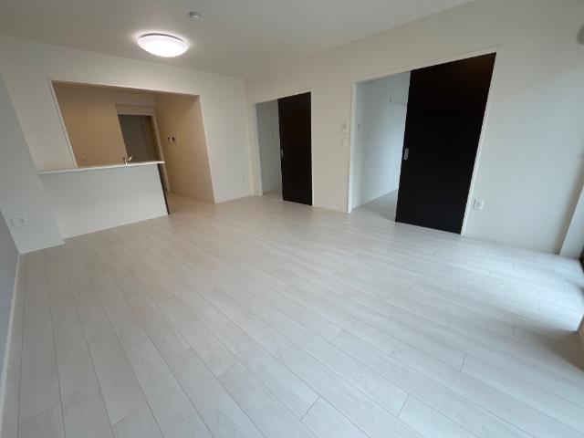 ディアパレス宮の前403号室 リビング