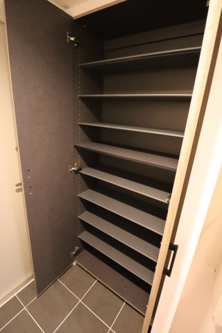 GENOVIA池袋0205号室 収納