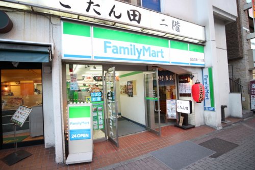 パレステュディオ五反田ＳＴＡＴＩＯＮ ＦＲＯＮＴ 【コンビニエンスストア】ファミリーマート 西五反田一丁目店まで121ｍ