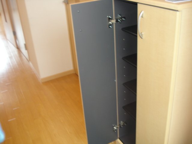 ラベンダーリブ202号室 下駄箱