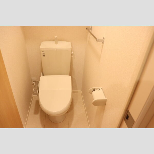 ソフィアハイツ305号室 温水洗浄暖房便座