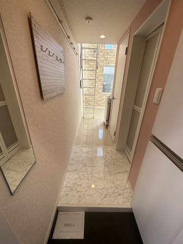 ユナイト能見台ハリマオ102号室 玄関