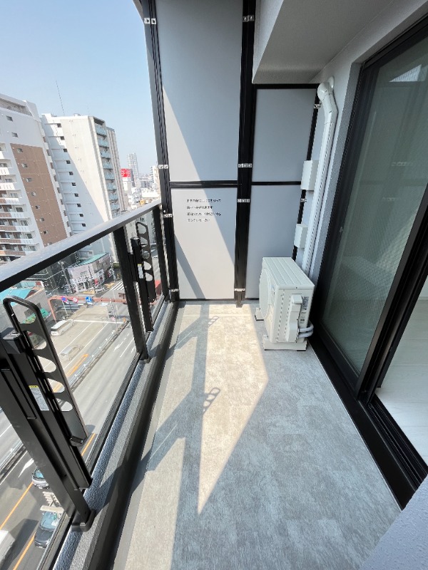 ワンルーフレジデンス台東根岸4階 バルコニー