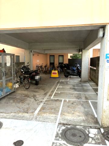 ブリッジワン306号室 駐車場