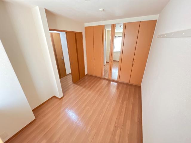 ジラフ２０１０ 洋室