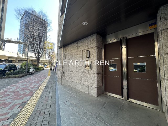 パレステュディオ新宿都庁前13階 お洒落なエントランス