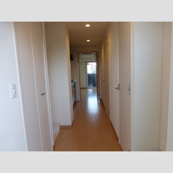 レッドウッド　Ⅲ301号室 廊下