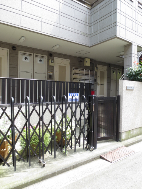 ドミール西三条0306号室 エントランス