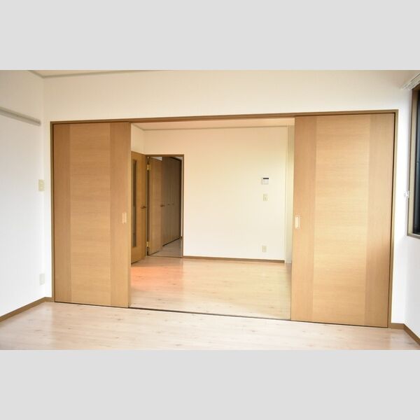 フォレストヴィラ　弐番館 洋室・DK