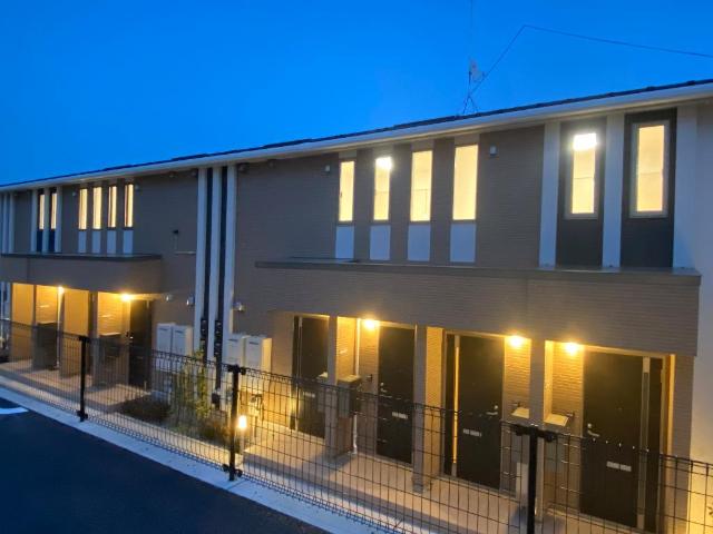 バリーズ弐番館 外観写真（夜）