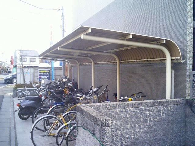 サンヴィアーレNAKAI1階 駐輪場
