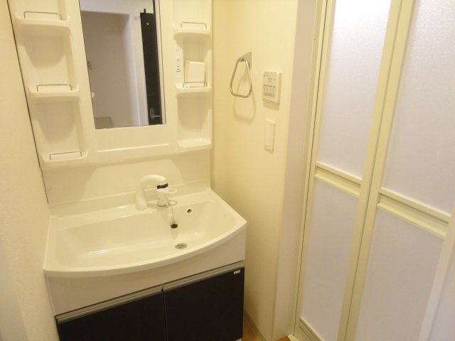 Ｂｌａｎｃ・Ｌｅｙｓｉｎ（ブラン・レザン） 洗髪洗面化粧台