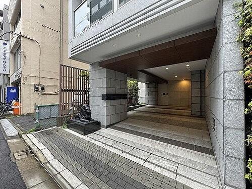 ライオンズ千代田岩本町ミレスーＫＤＡ5階 エントランス　※2024年4月撮影