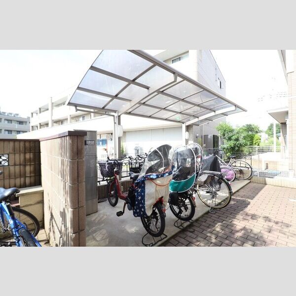 ネイチャーヴィラ ミネルバ 駐輪場