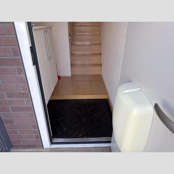 シャルドネ　A206号室 玄関