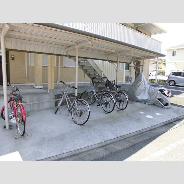 クレール四季彩の丘　七番館 屋根付き駐輪場