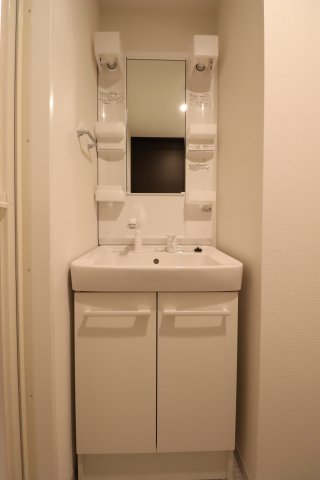 ジェノヴィア堀切菖蒲園1階 洗面